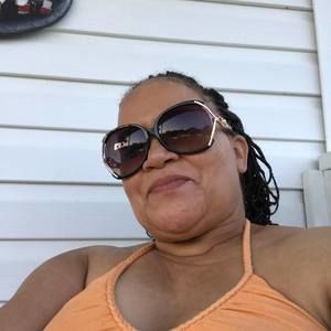 Meet your Posher, Della